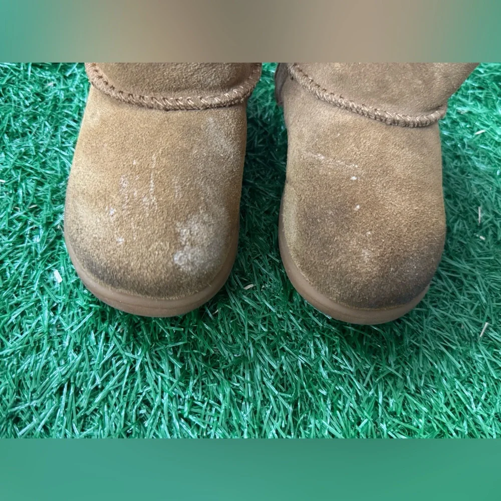 UGG Keelan II Boot
Chestnut (Toddler) Size 7 - Picture 5 of 9